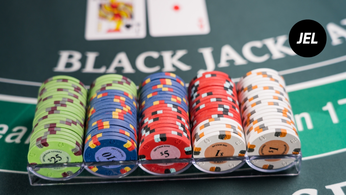 Estrategia Blackjack Online: Domina la Mesa Virtual, La Guía Definitiva para ganar